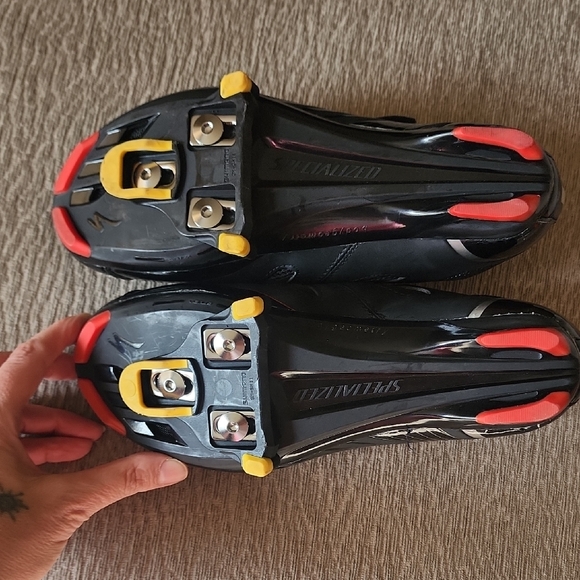 Specialized Black and Red Cycling Shoes - Picture 10 of 11